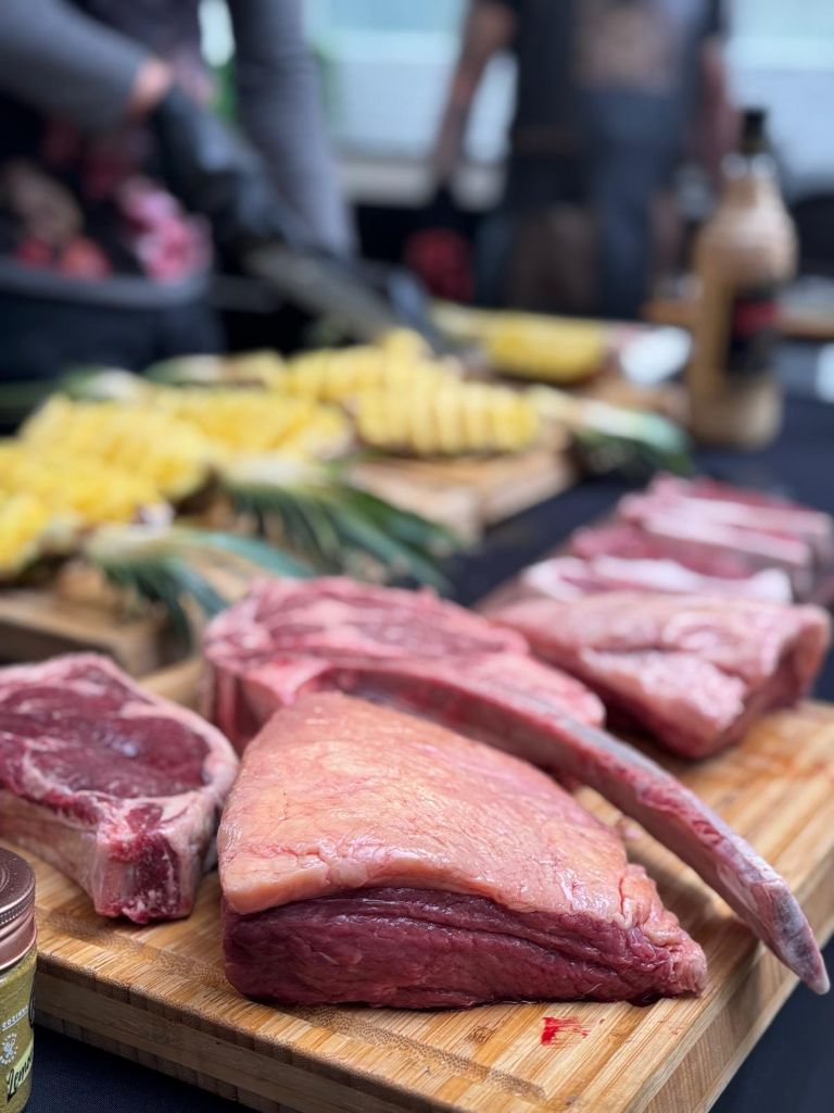 Carnes premium selecionadas - picanha, costela e linguiça